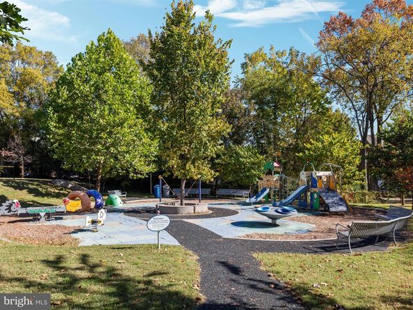 112 S Barton Street, Arlington VA 22204