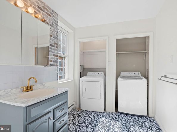 938 Ernst Street, Philadelphia PA 19147