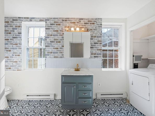938 Ernst Street, Philadelphia PA 19147