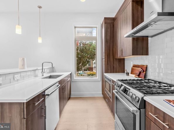 740 S Columbus Boulevard 16, Philadelphia PA 19147