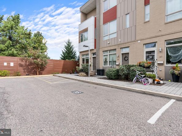 740 S Columbus Boulevard 16, Philadelphia PA 19147