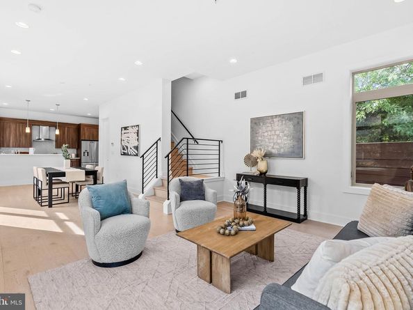 740 S Columbus Boulevard 16, Philadelphia PA 19147