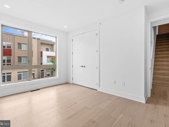 740 S Columbus Boulevard 16, Philadelphia PA 19147