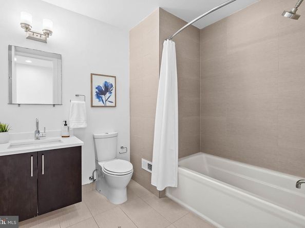 740 S Columbus Boulevard 16, Philadelphia PA 19147