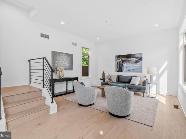 740 S Columbus Boulevard 16, Philadelphia PA 19147