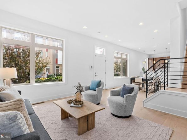 740 S Columbus Boulevard 16, Philadelphia PA 19147