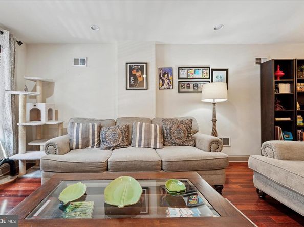 2423 S Bancroft Street, Philadelphia PA 19145