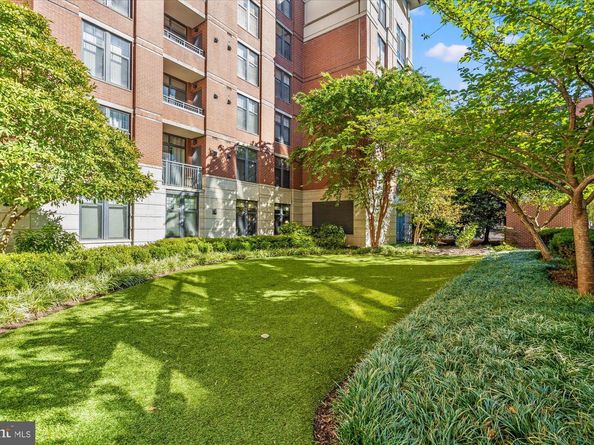 1021 N Garfield Street 409, Arlington VA 22201