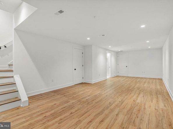 660 Fairmount Avenue, Philadelphia PA 19123