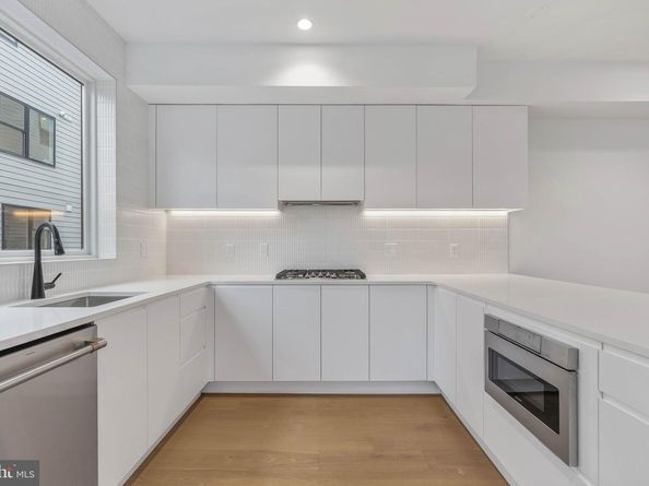 660 Fairmount Avenue, Philadelphia PA 19123