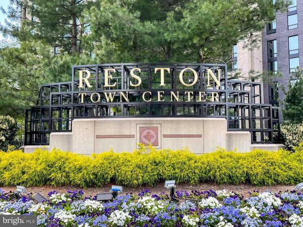 1403 Greenmont Court, Reston VA 20190