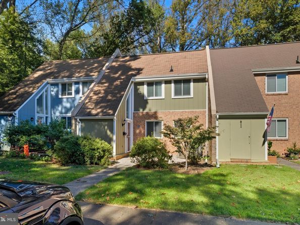 1403 Greenmont Court, Reston VA 20190