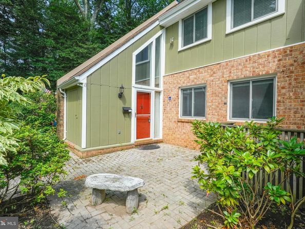 1403 Greenmont Court, Reston VA 20190