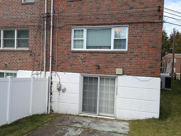8803 Manchester Street, Philadelphia PA 19152