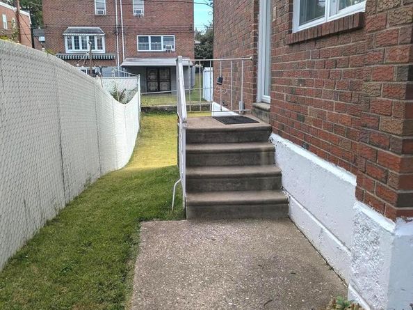 8803 Manchester Street, Philadelphia PA 19152