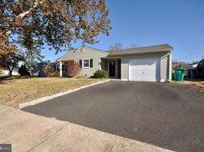 22 Disk Lane, Levittown PA 19055