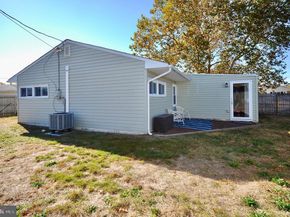 22 Disk Lane, Levittown PA 19055