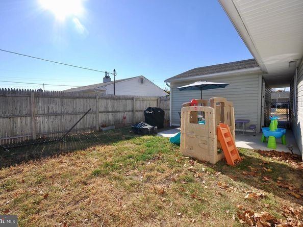 22 Disk Lane, Levittown PA 19055