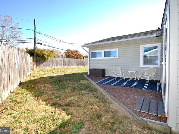 22 Disk Lane, Levittown PA 19055