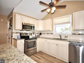 22 Disk Lane, Levittown PA 19055