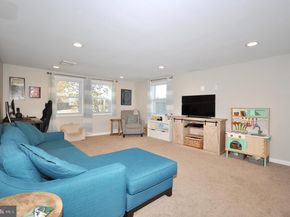 22 Disk Lane, Levittown PA 19055