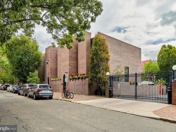 242 Locust Street, Philadelphia PA 19106