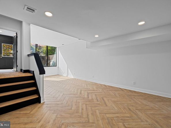 242 Locust Street, Philadelphia PA 19106