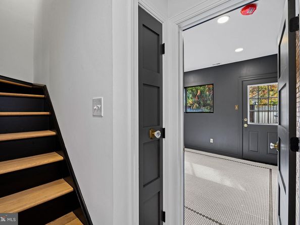 242 Locust Street, Philadelphia PA 19106
