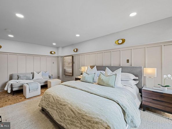 242 Locust Street, Philadelphia PA 19106