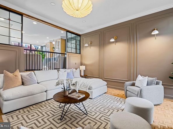 242 Locust Street, Philadelphia PA 19106