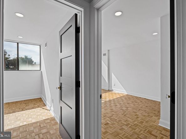 242 Locust Street, Philadelphia PA 19106