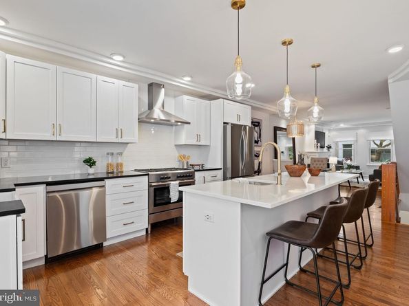 805 S 19TH Street, Philadelphia PA 19146