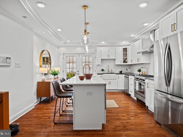 805 S 19TH Street, Philadelphia PA 19146