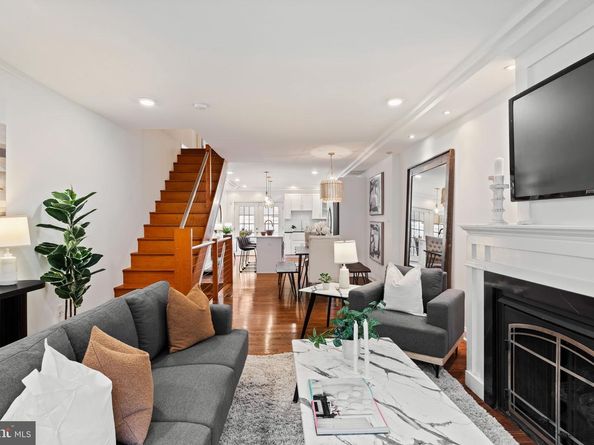 805 S 19TH Street, Philadelphia PA 19146