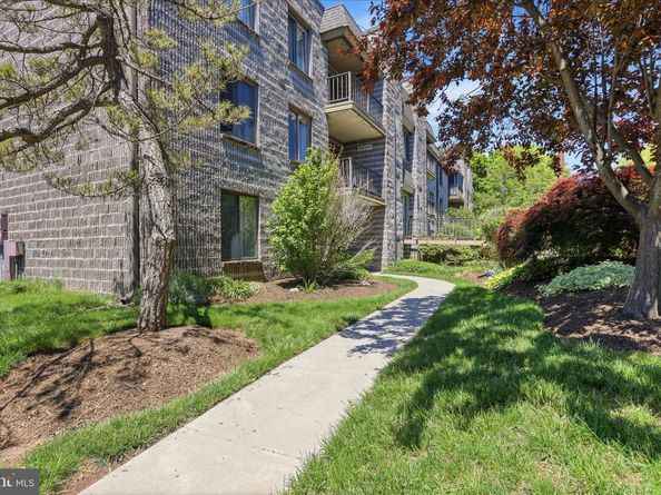 265 E Village Road, Holland PA 18966
