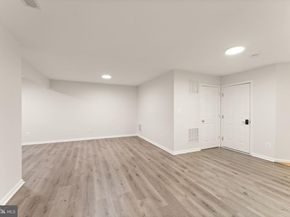 47779 Scotsborough, Sterling VA 20165