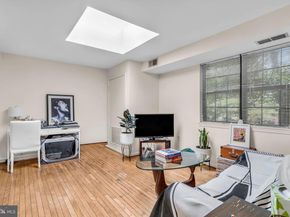3040 Pineview Court NE, Washington DC 20018