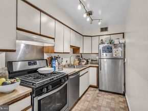 3040 Pineview Court NE, Washington DC 20018