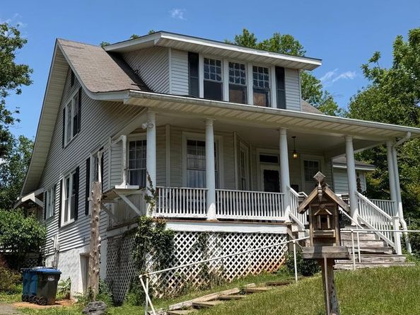 10420 Miller Road, Oakton VA 22124