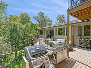 6952 Kyleakin Court, Mclean VA 22101
