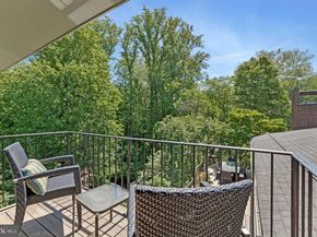 6952 Kyleakin Court, Mclean VA 22101