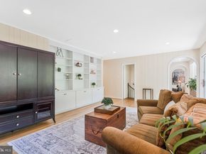 6952 Kyleakin Court, Mclean VA 22101
