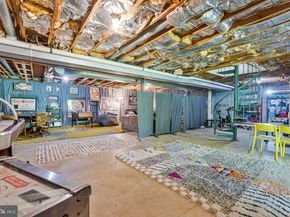 6952 Kyleakin Court, Mclean VA 22101
