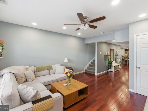 1102 S Front Street, Philadelphia PA 19147