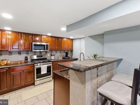 1102 S Front Street, Philadelphia PA 19147
