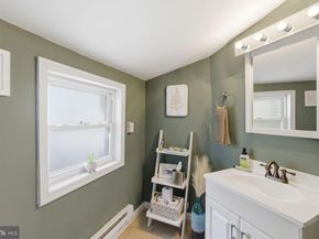 1102 S Front Street, Philadelphia PA 19147