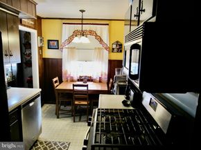 4245 J Street, Philadelphia PA 19124