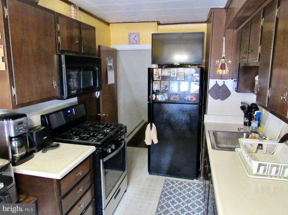 4245 J Street, Philadelphia PA 19124