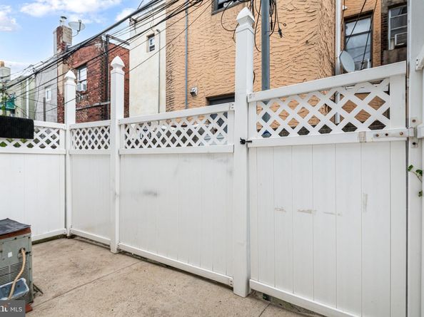 2543 S Franklin Street, Philadelphia PA 19148