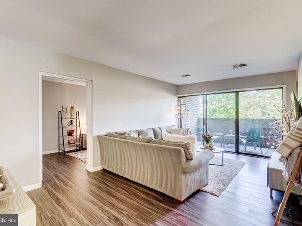 11260 Chestnut Grove Square 339, Reston VA 20190